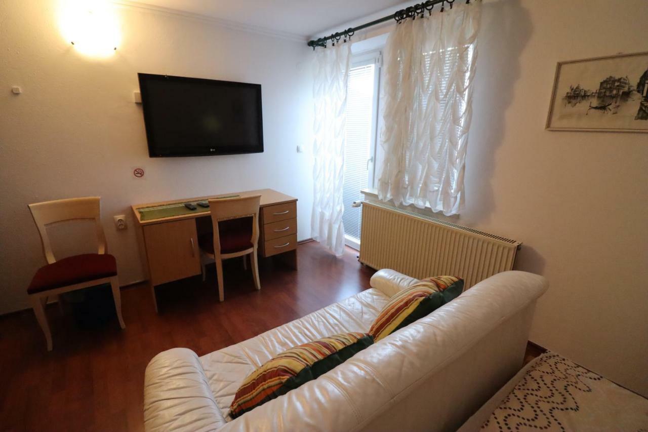 Pod Orehi Guest House Loče pri Poljčanah Dış mekan fotoğraf
